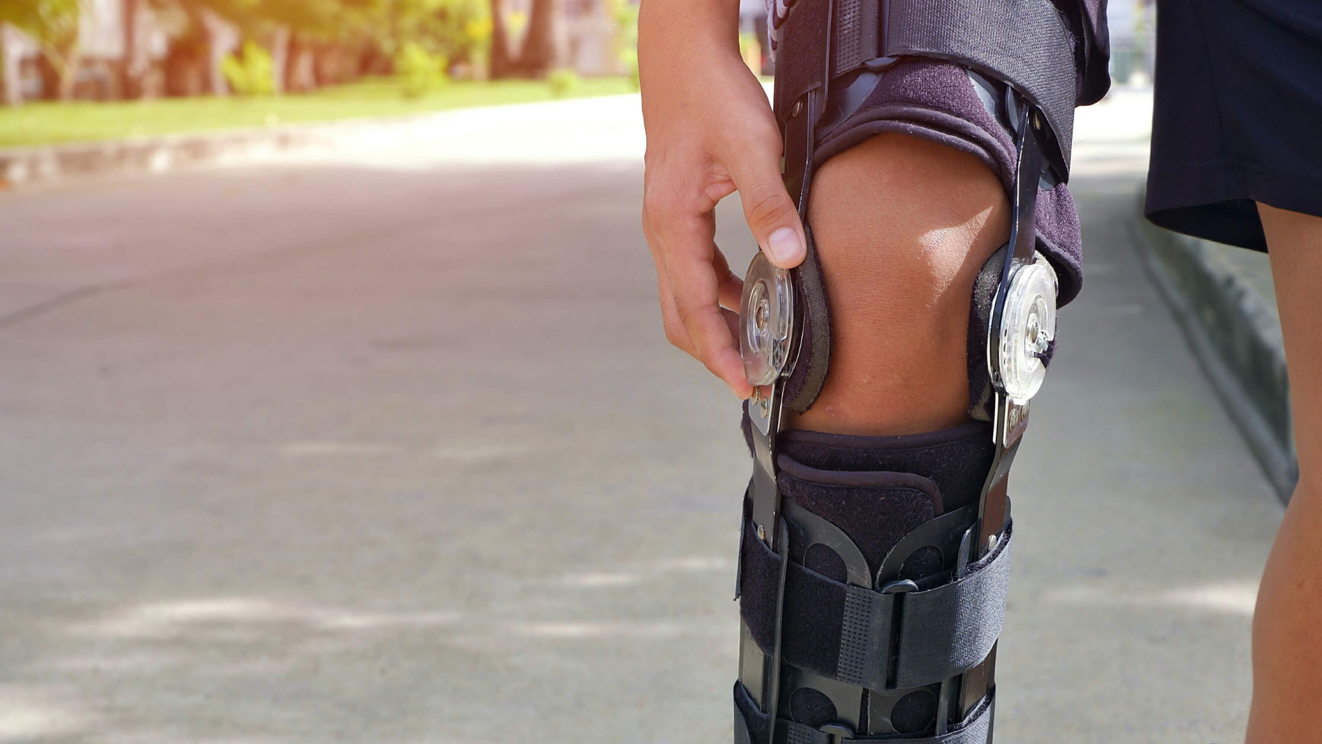 Hinged knee brace for ACL injury management