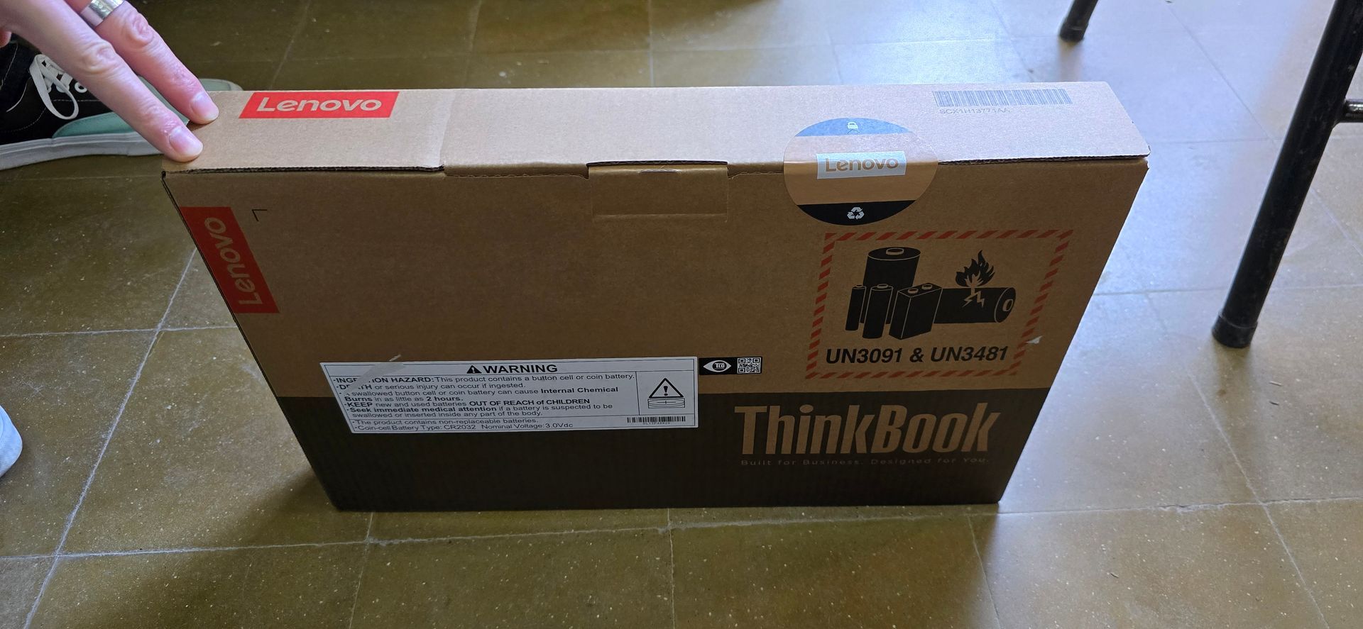 Caja sellada de notebook Lenovo ThinkBook – venta de notebooks en Bahía Blanca.