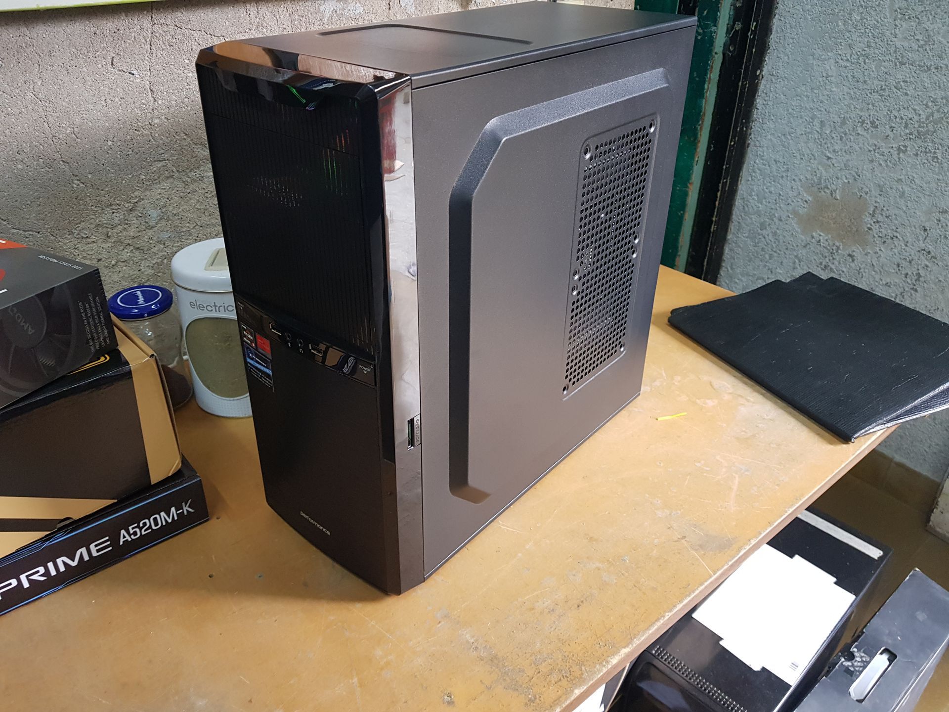 Computadora de oficina Performance armada y verificada en laboratorio técnico de CM Informática Bahía Blanca.