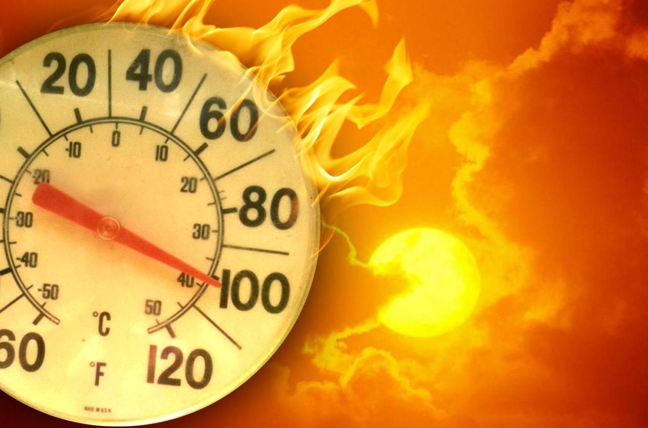 A thermometer shows a temperature of 80 degrees celsius