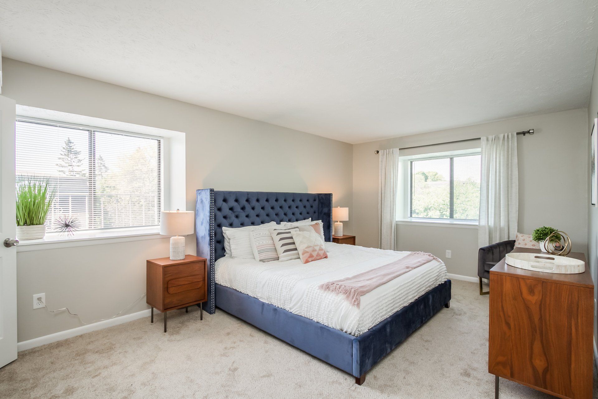 La Croix Court Apartments bedroom