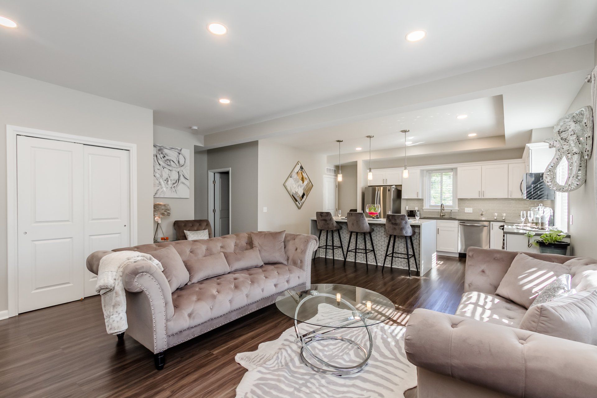 La Croix Court Apartments living room