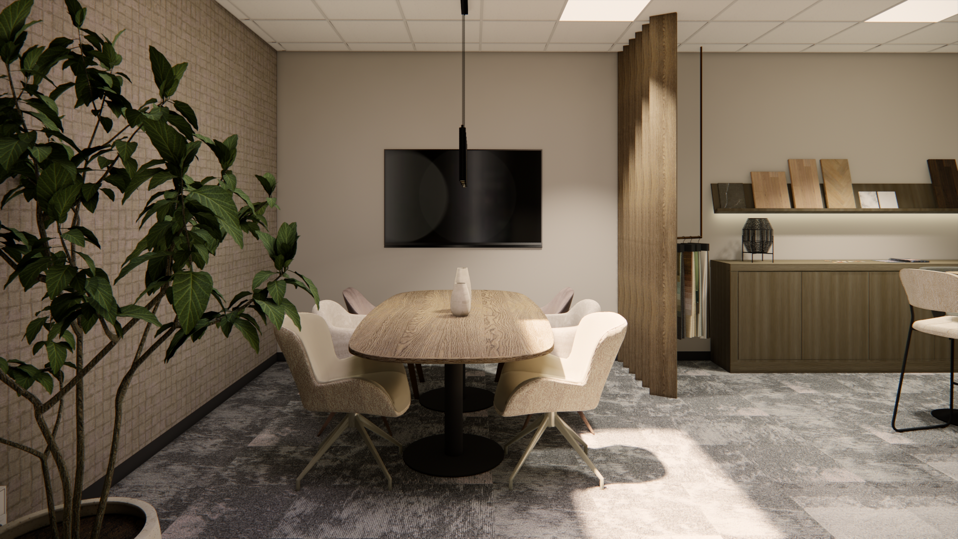 Moderne eethoek met ronde tafel, crèmekleurige stoelen, hanglamp, plant en kast in een neutrale kamer.