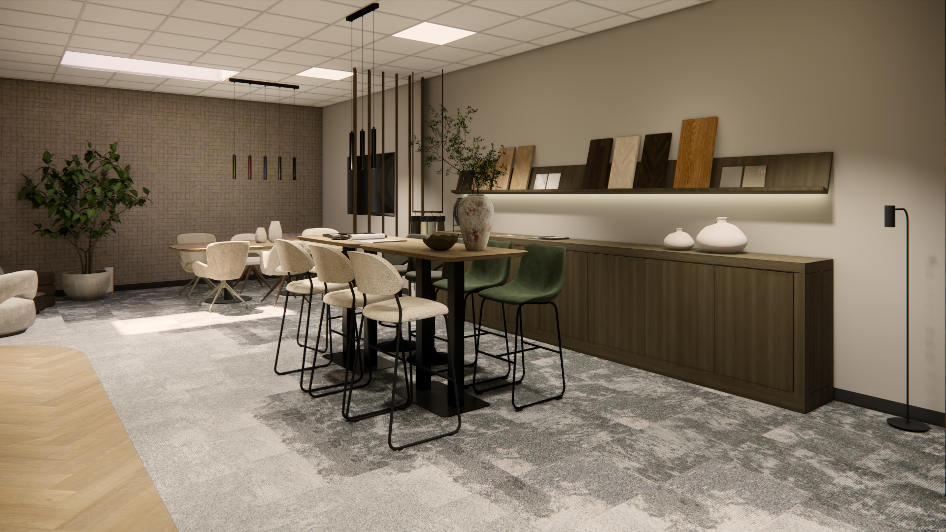 Moderne lounge met stoelen, ronde tafels, een houten dressoir en decoratieve planken onder sfeervolle plafondverlichting.