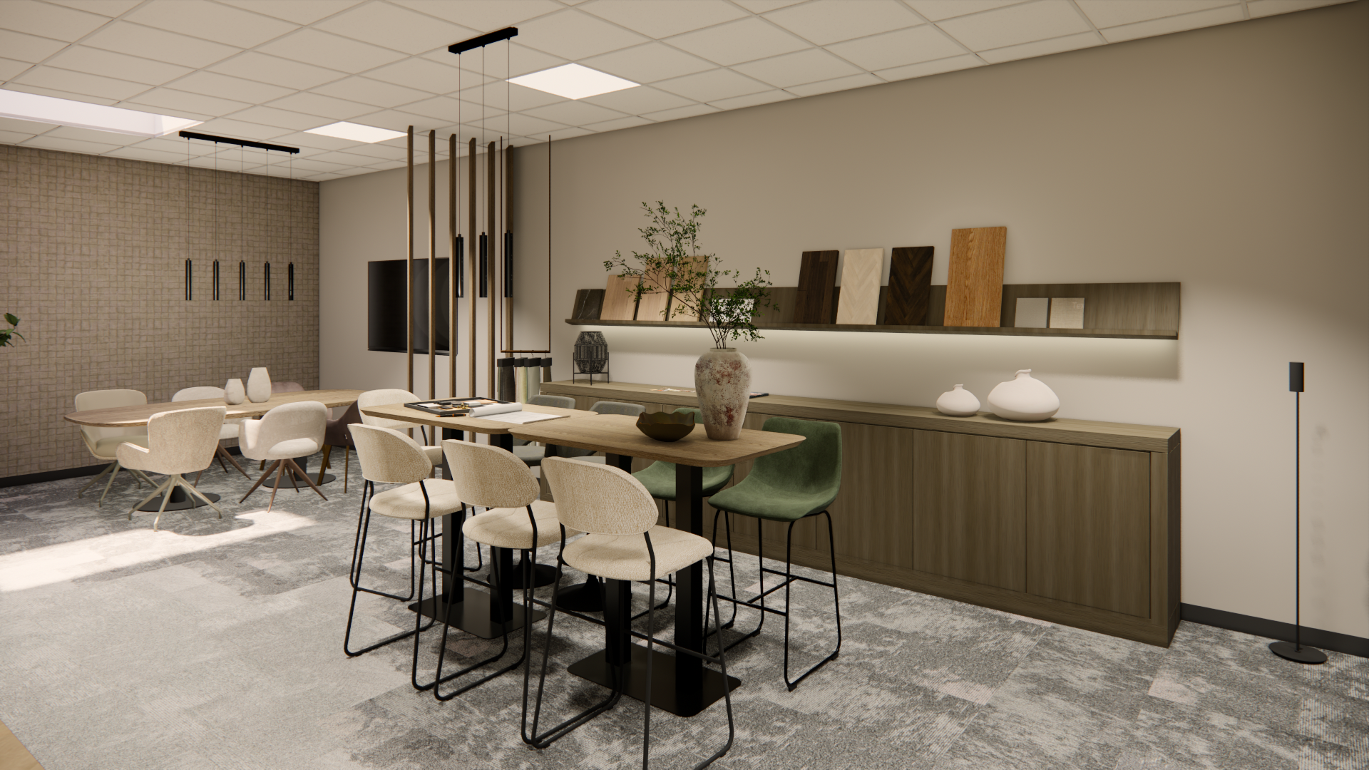 Moderne kantoorlounge met eettafels, stoelen en een lang houten dressoir tegen een beige muur.