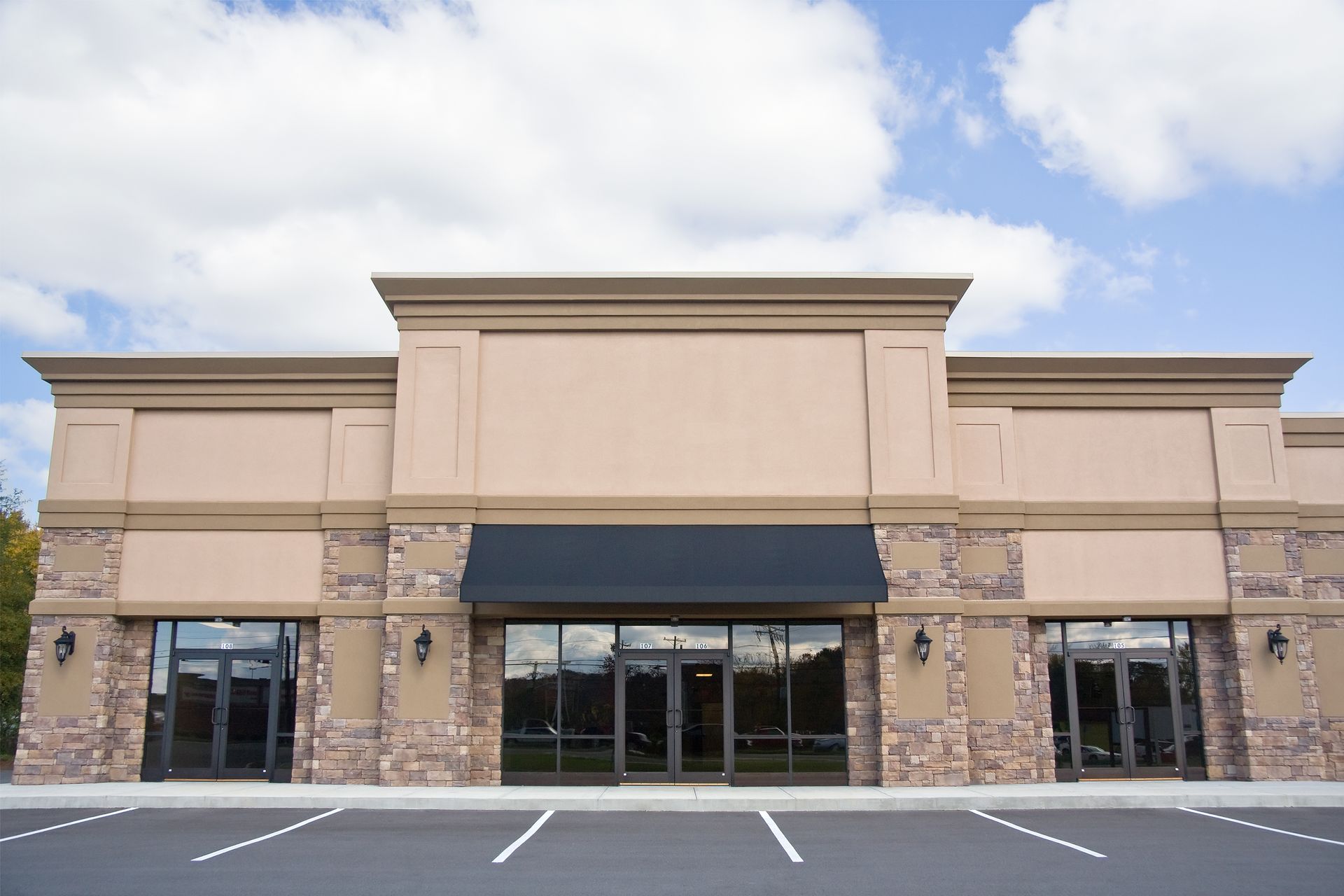Retail Storefront — Indianapolis, IN — Awn Clean