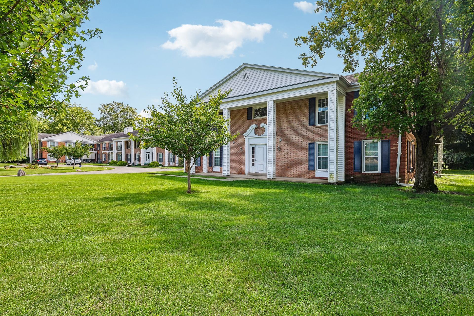 Photo of an apartment building in the colonial style