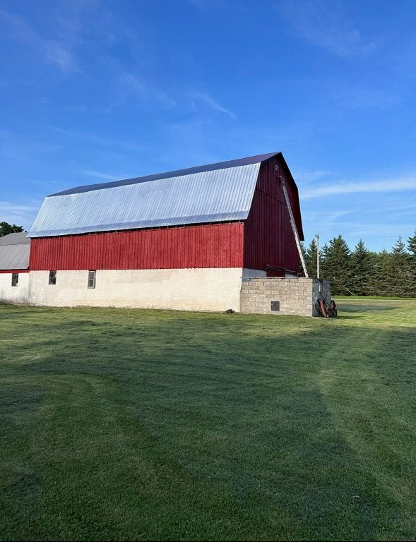 Image of a barn that was just painted in Boonville, New York 