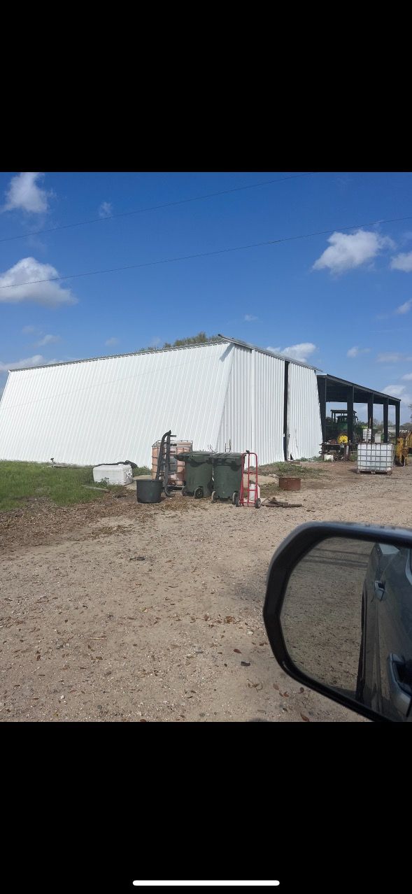 
Picture of a metal building after it got painted. By painting a metal building you protect it and extend its lifespan. 

