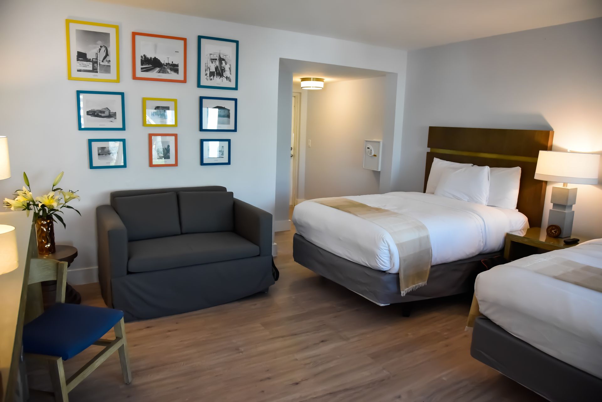 ROOMS - SUNSET INN