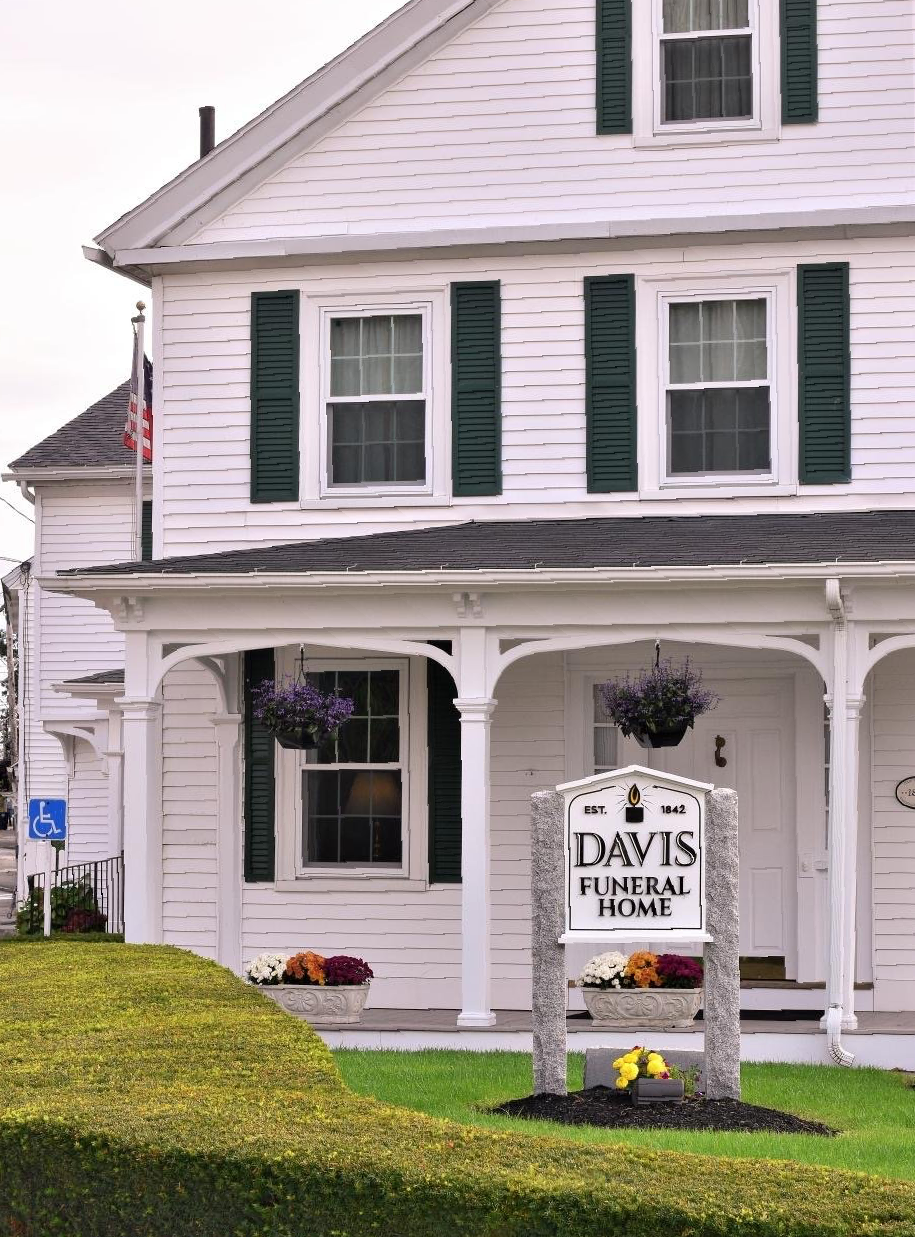 New Hampshire funeral home exterior entrance