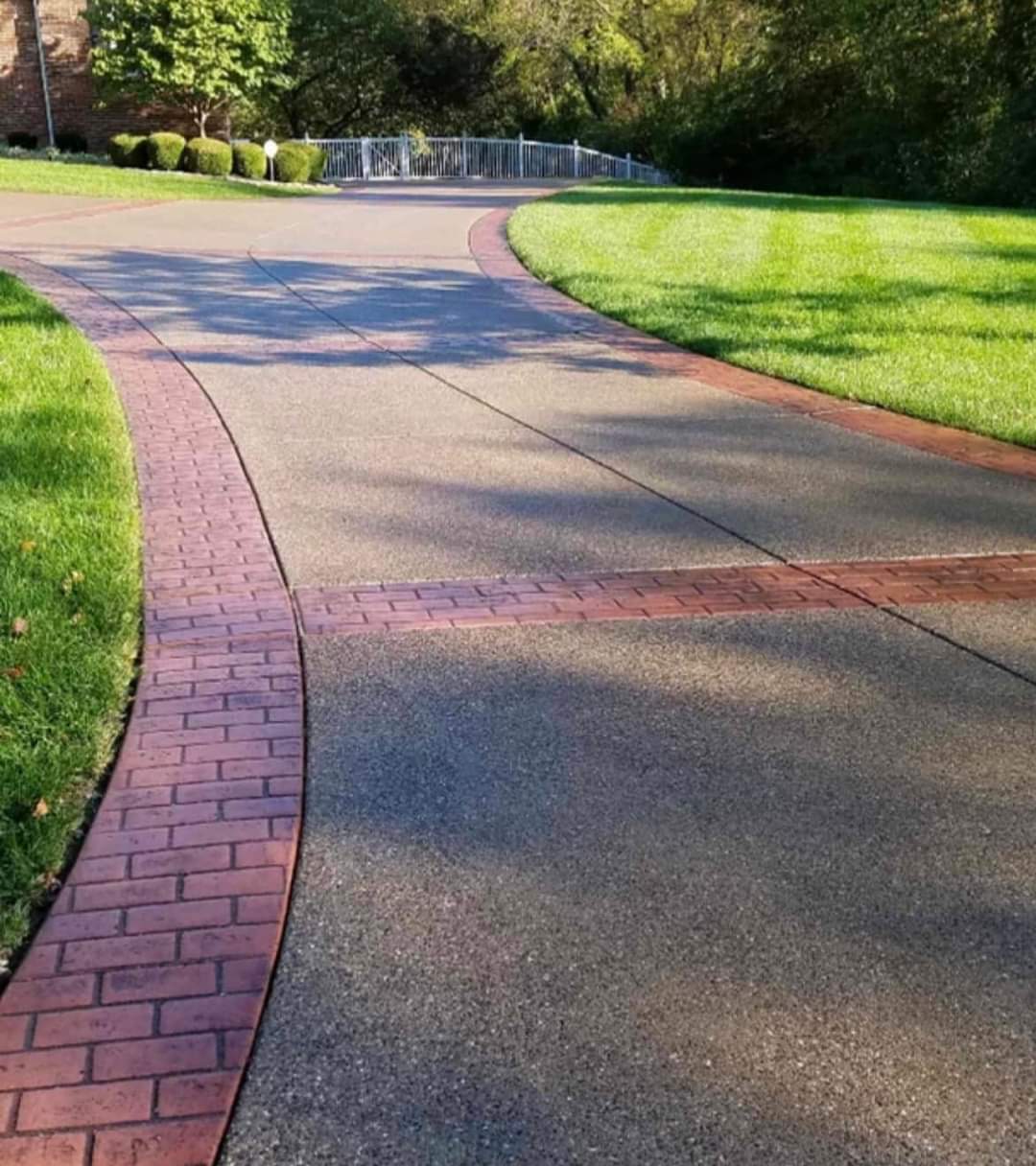 Stamp Brick Borders and Aggregate Driveway — Wildwood, MO — Hoffman Concrete LLC