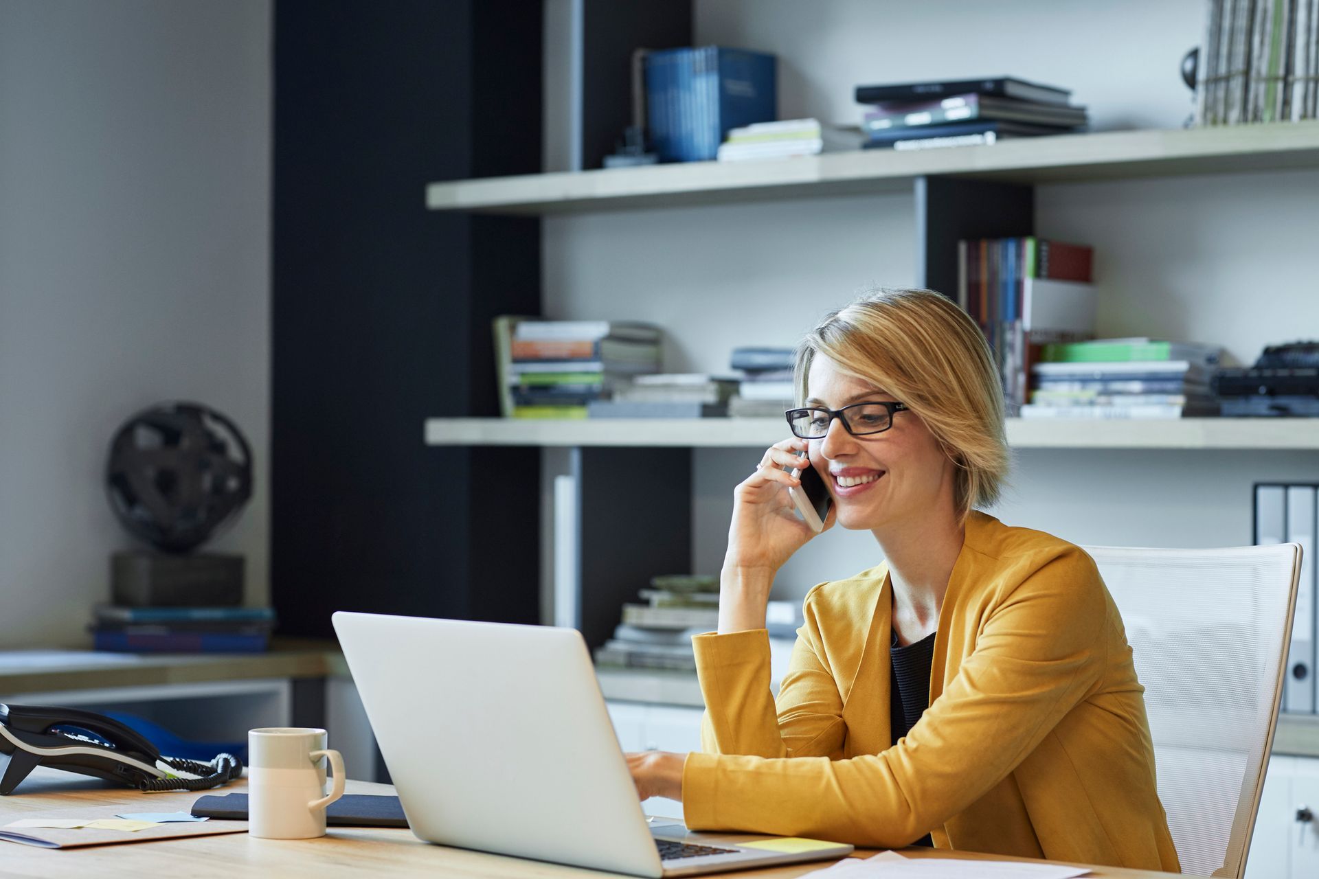 Woman Managing Reports - Hobart, TAS - Stuart Iles Partners