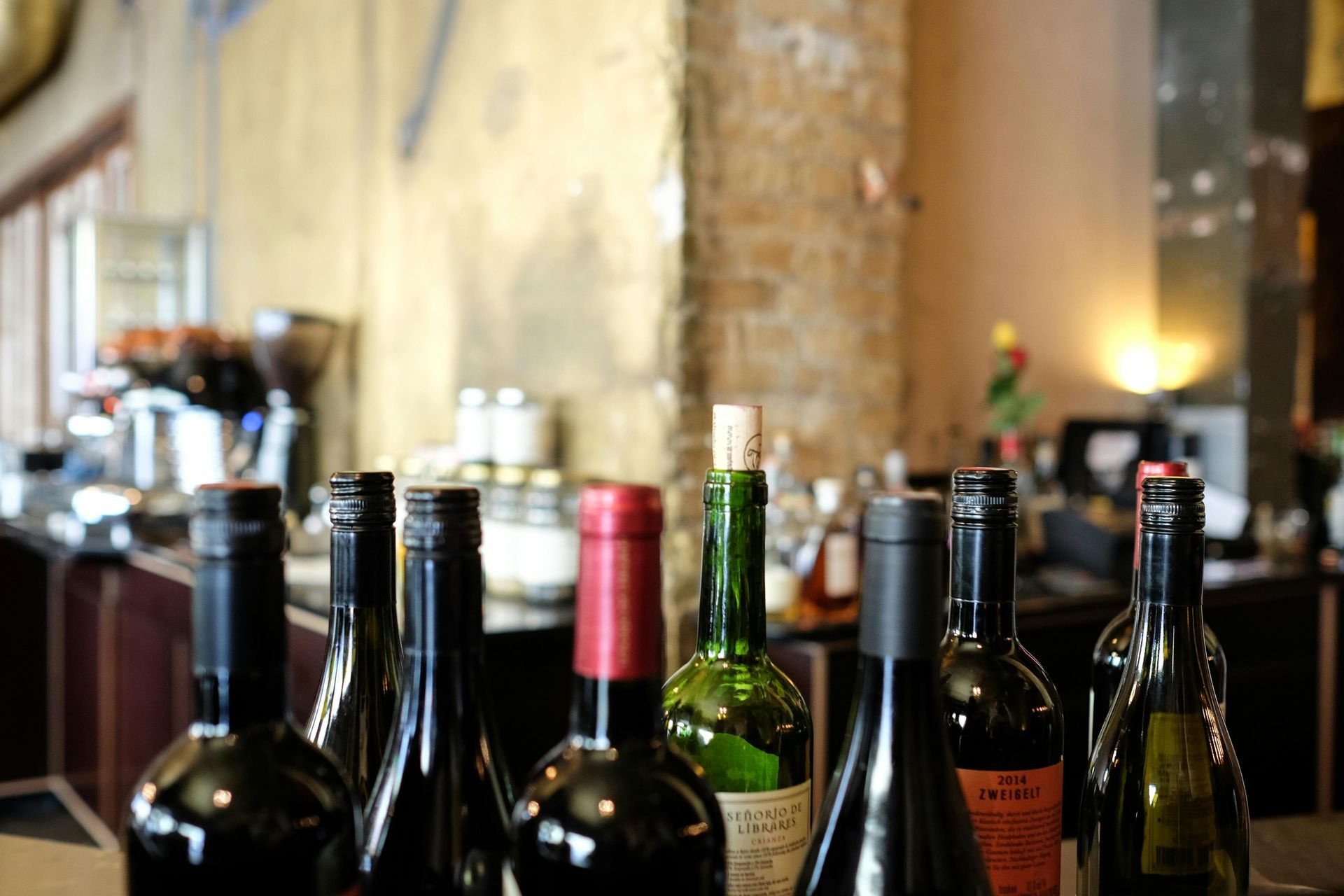 Cork-screwtop-wine-closures