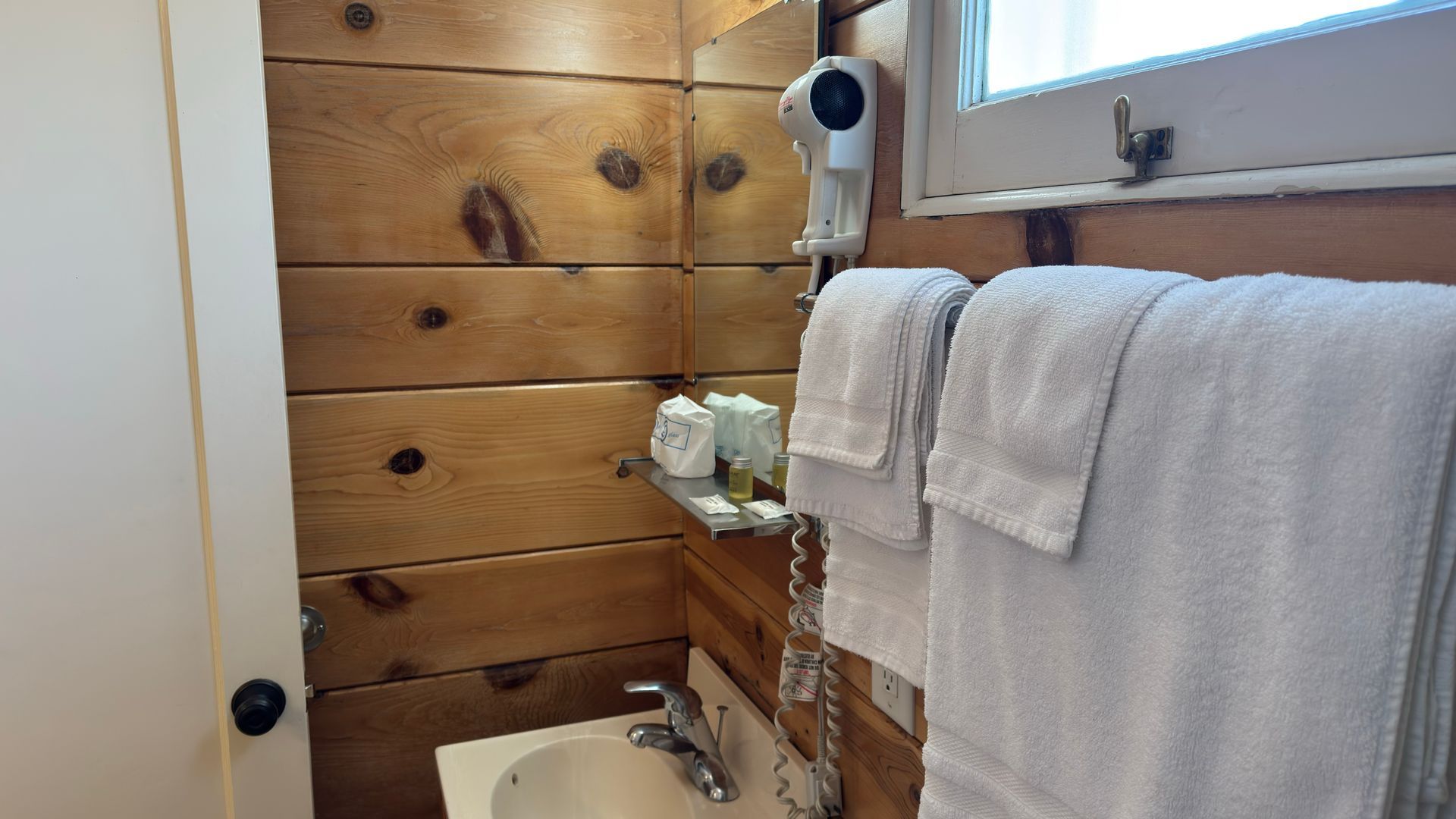 Suite bathroom
