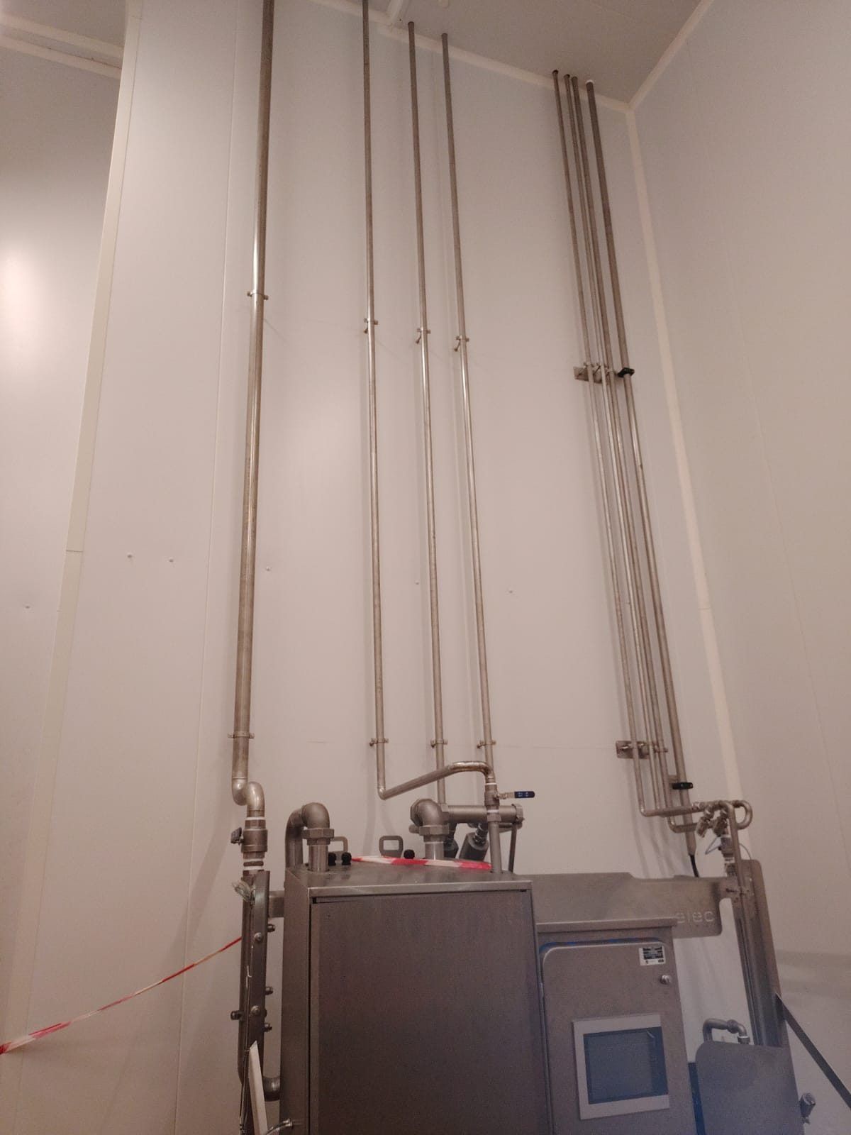 Rede inox em sala de produção agroalimentar