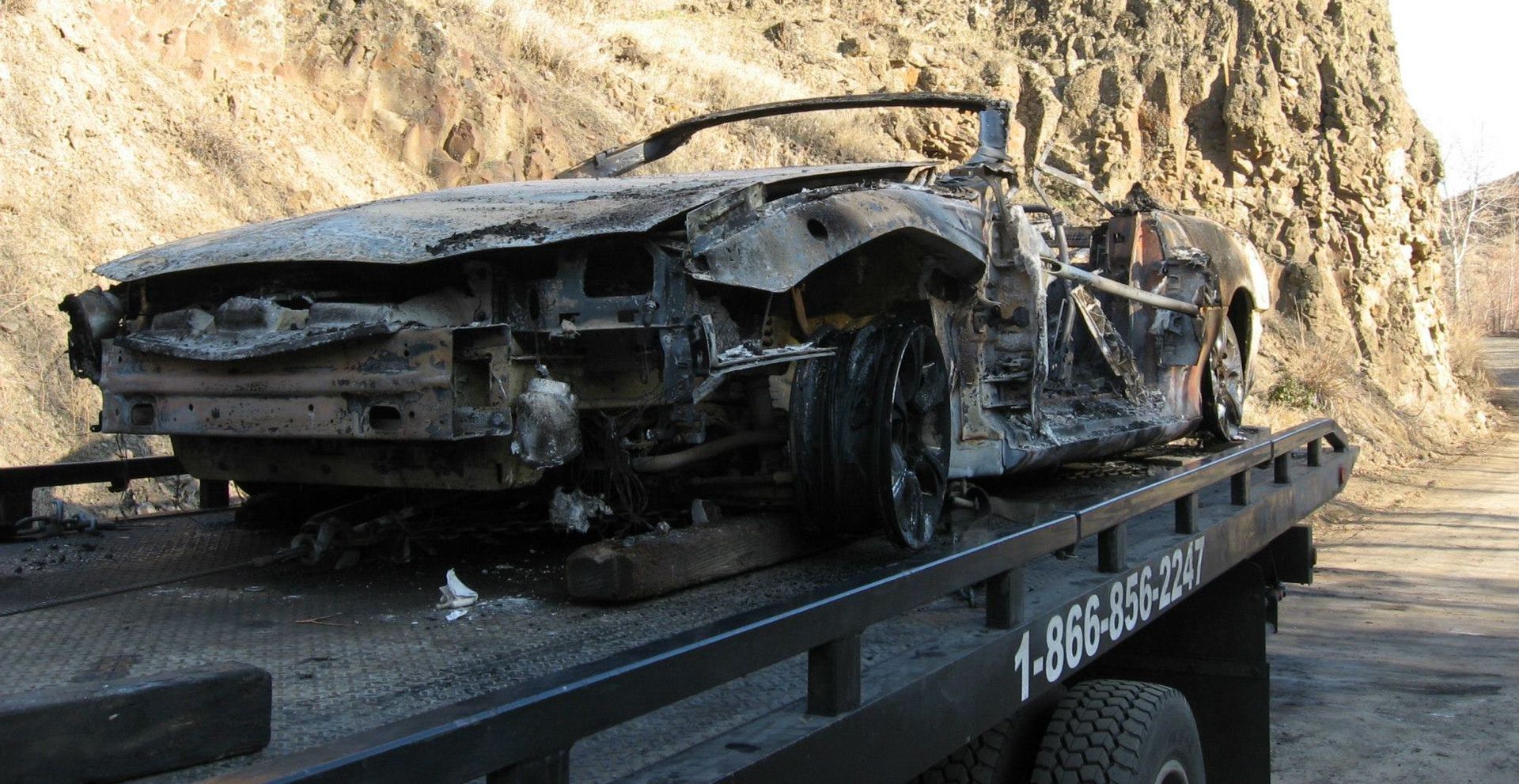 Dean's Towing And Auto Service logo