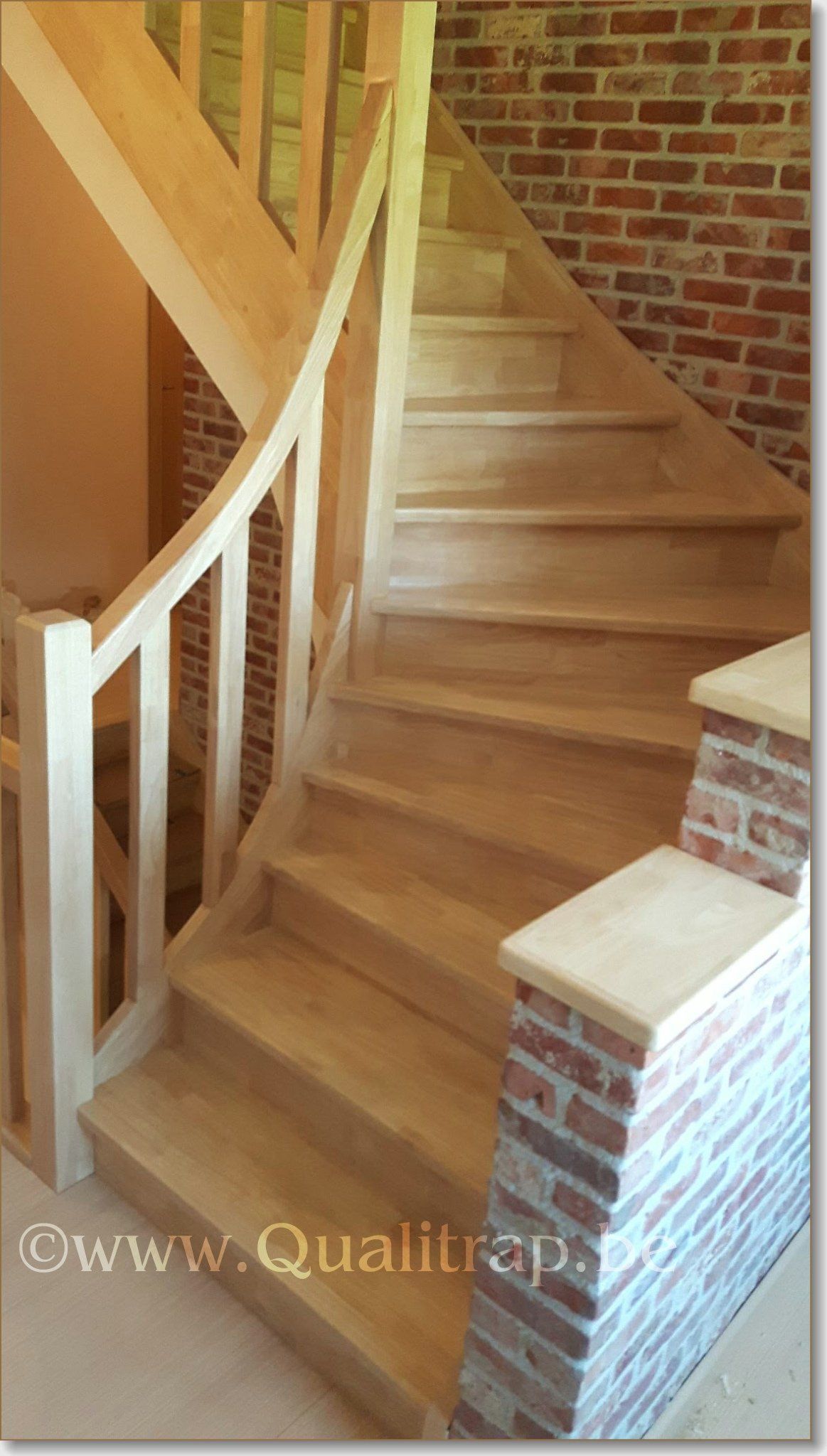 Betontrap bekleden in hout 