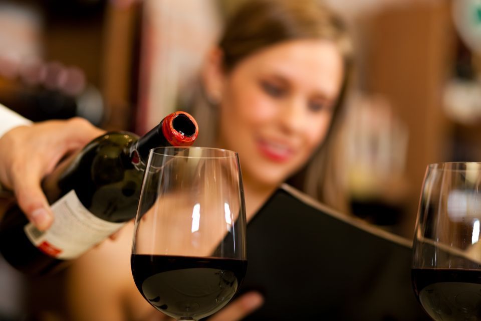 vino rosso in bottiglia