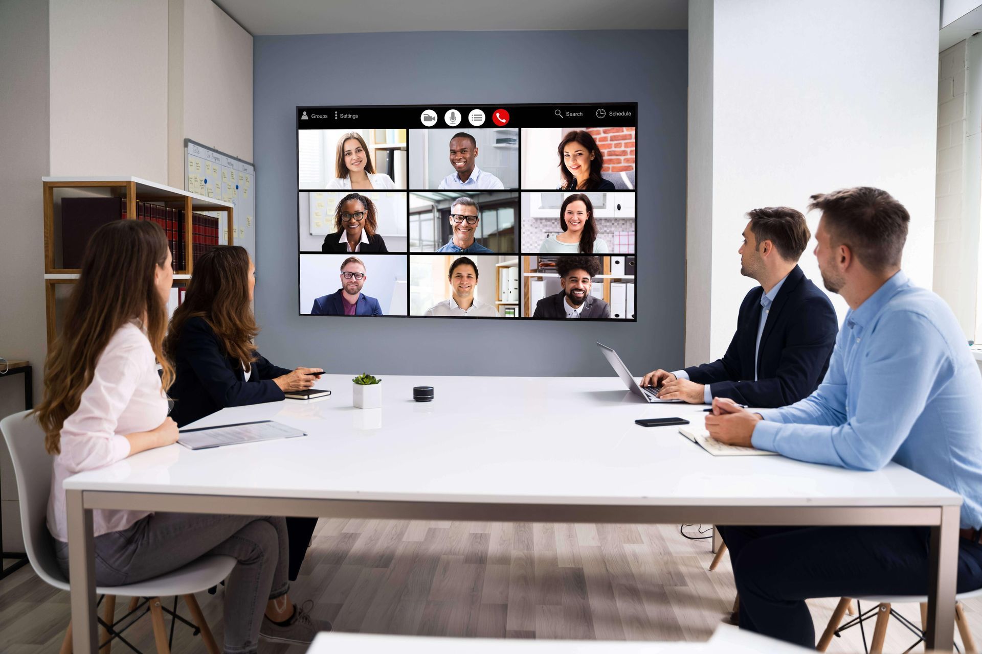 online expedited arbitration process with parties and arbitrator reviewing legal documents