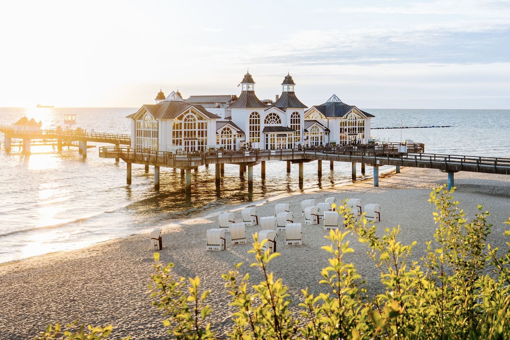 Privathotel ROEWERS auf Rügen. Rooftop Pool, Spa, exzellente Restaurants und perfekte Lage in Sellin