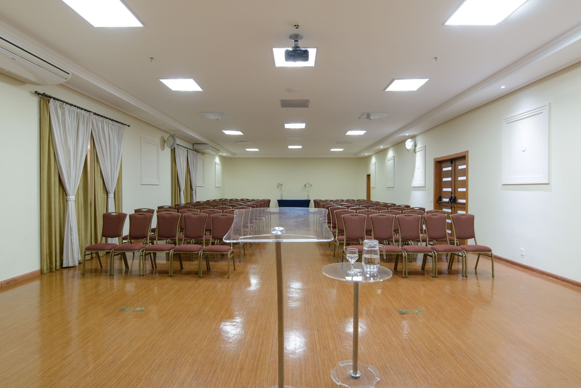 FARO HOTEL ATIBAIA