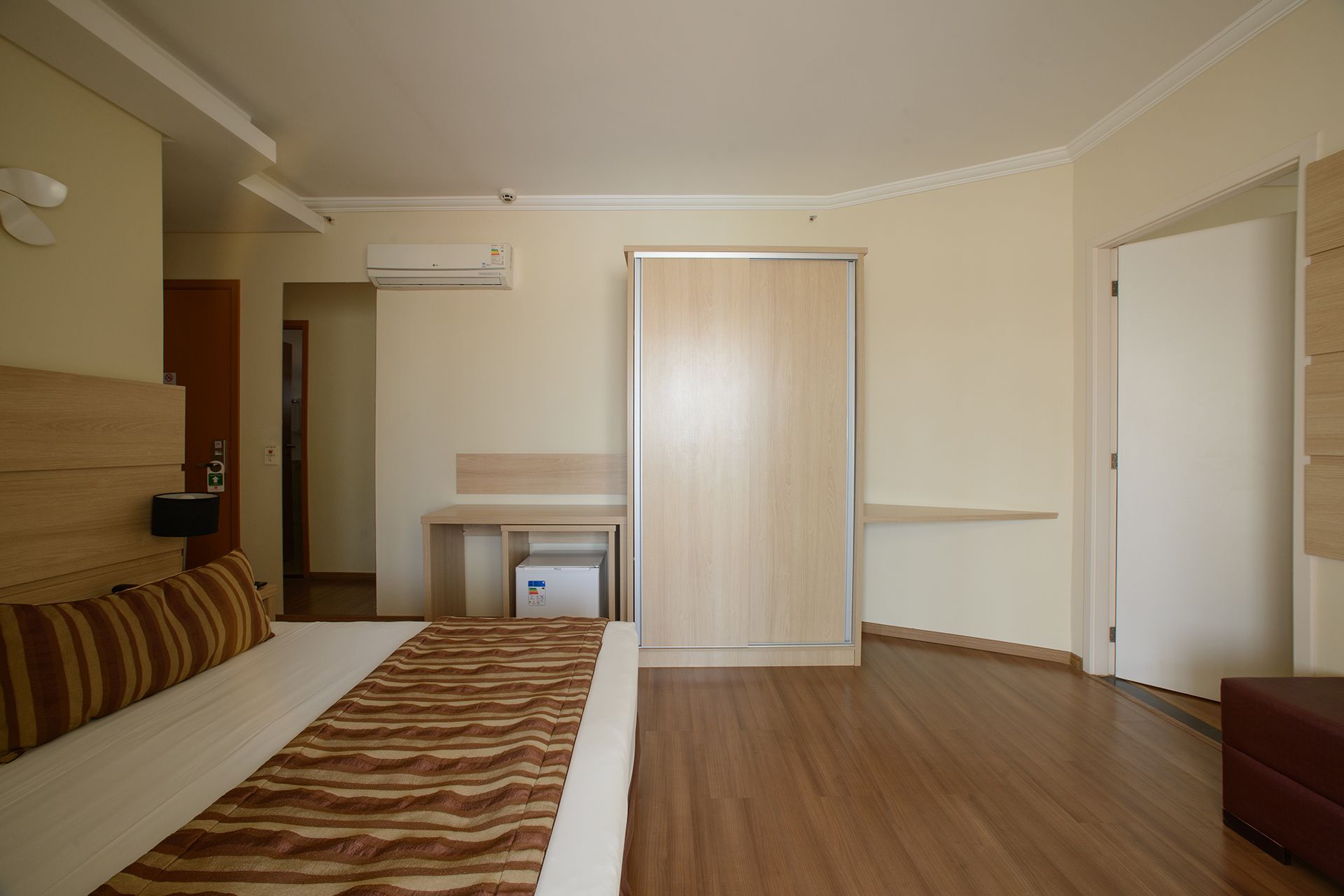 FARO HOTEL ATIBAIA