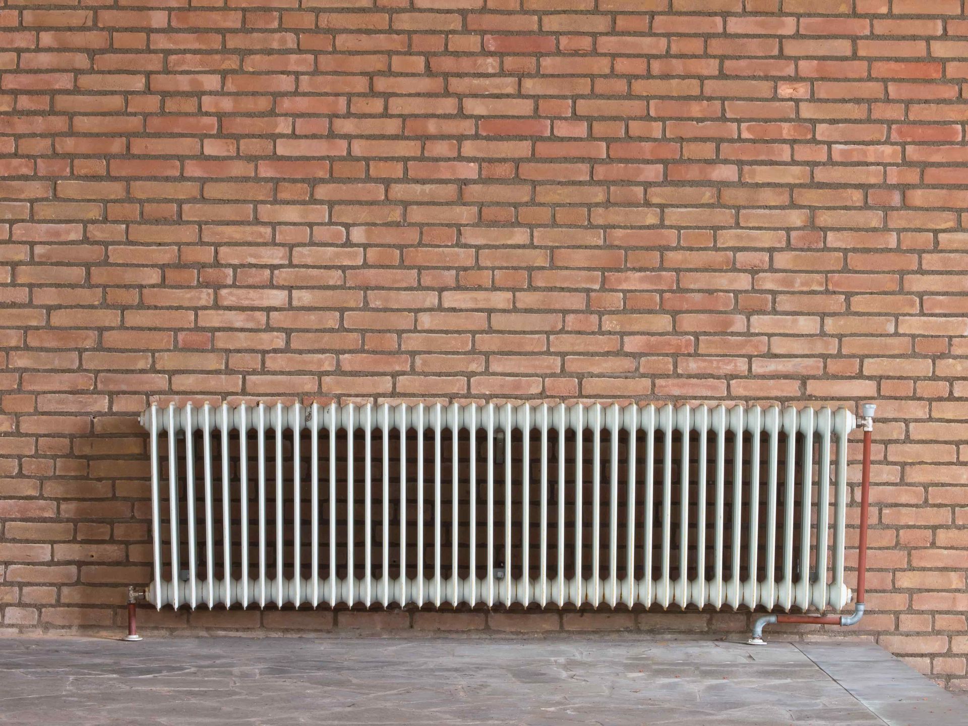 Old radiating heater