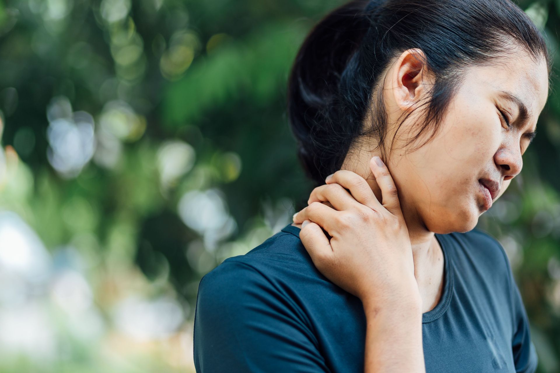 Treating neck pain in Adelaide at Chiropractic On Winston