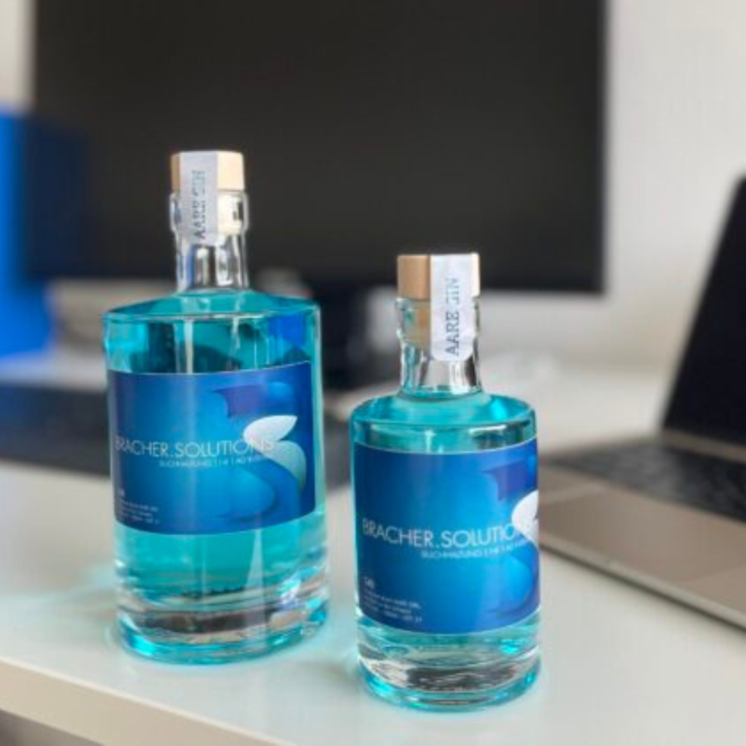 Individuell gestalteter AARE GIN – Perfekt für Firmengeschenke und Events