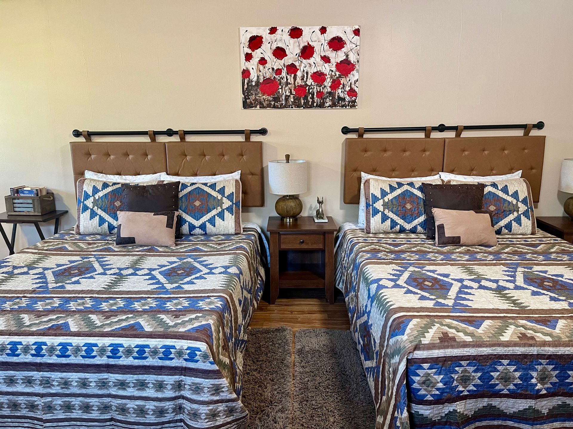 2 Queen beds