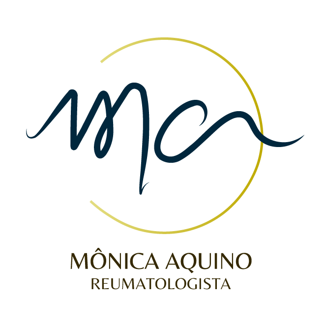 Logo de M&ocirc;nica Aquino, reumatologista, com monograma azul e c&iacute;rculo dourado.