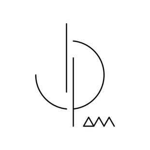 Logotipo abstrato com linhas verticais, um semicírculo e um triângulo com ziguezagues na parte inferior.