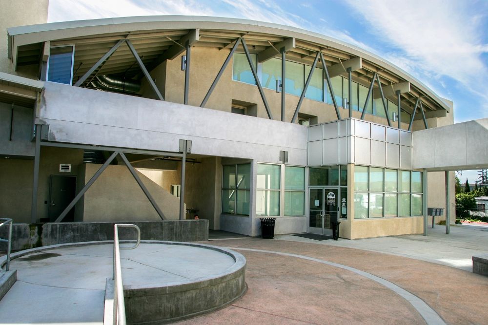 Vista Community Clinic Side View — San Clemente, CA — Consolidated Contracting