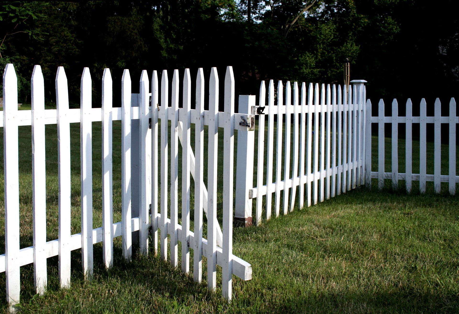 Vinyl fencing design options