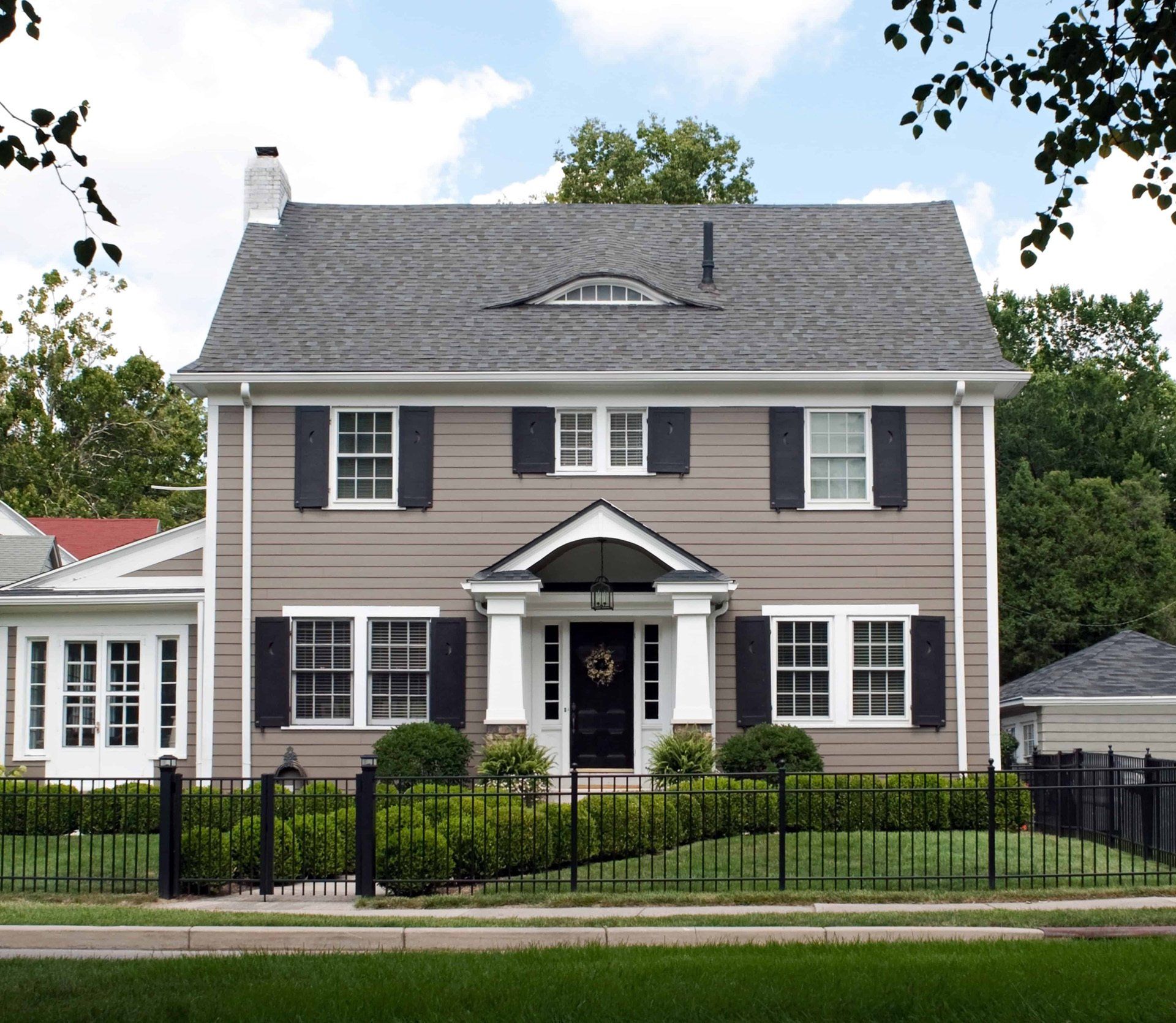 Aluminum fencing for your property in Raleigh NC