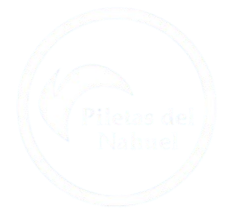 Logotipo circular blanco con forma de pájaro y texto