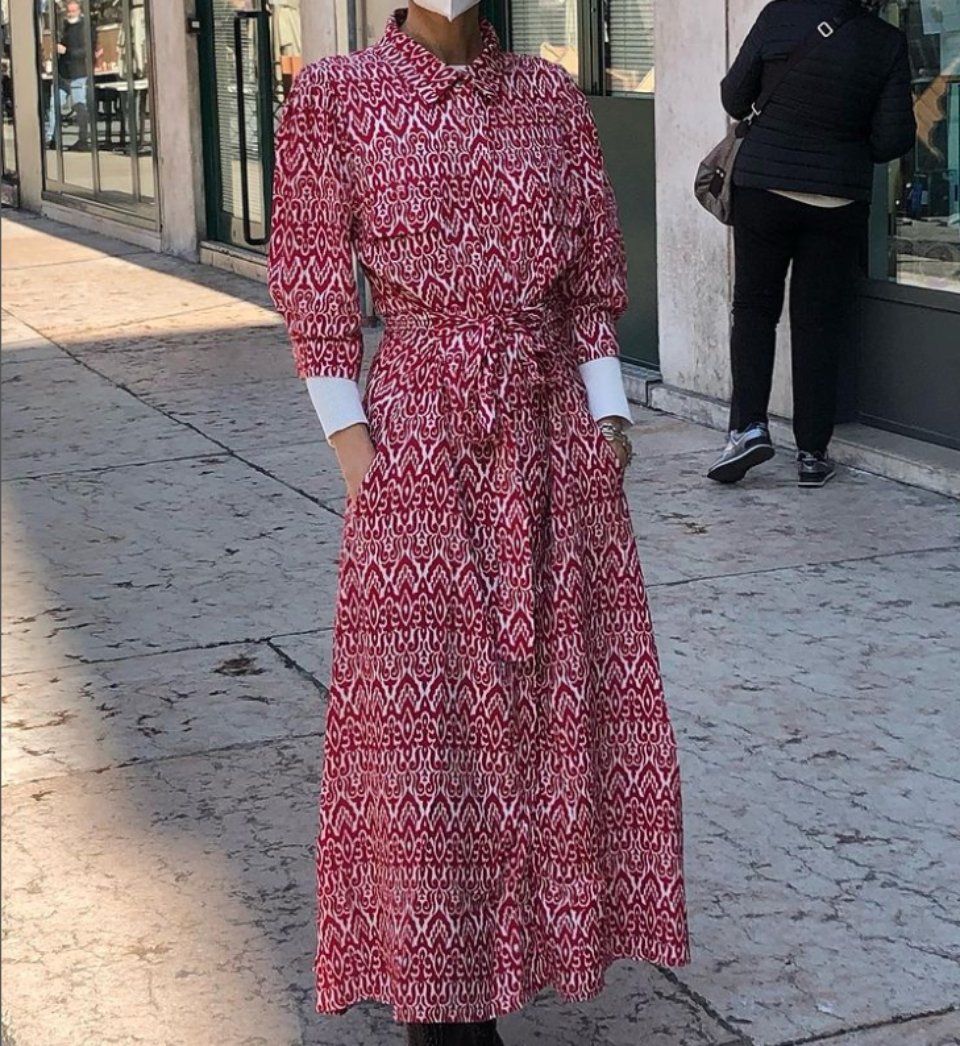 Vestito rosso a maniche lunghe
