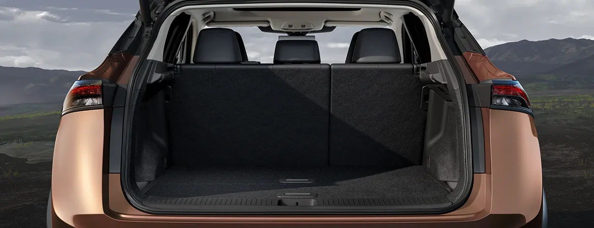 2024 Nissan LEAF Interior & Cargo
