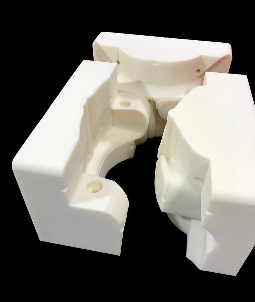 3 core injection mold
