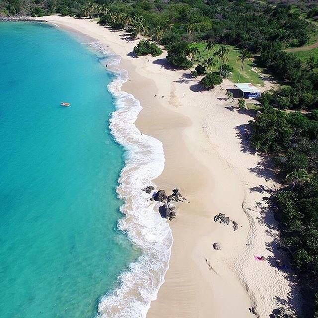 Happy bay beach in Saint-martin