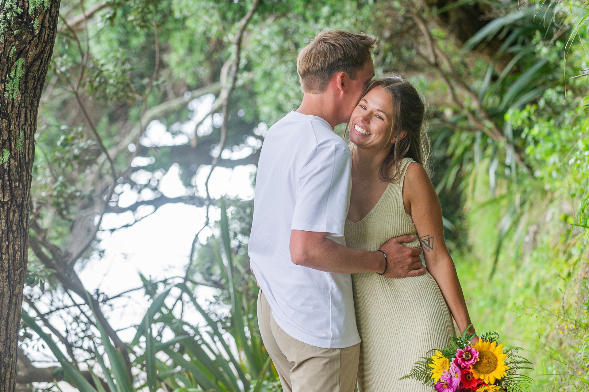Eine natürliche Hochzeit inmitten der atemberaubenden Natur Neuseelands. Glück und Freude pur. 