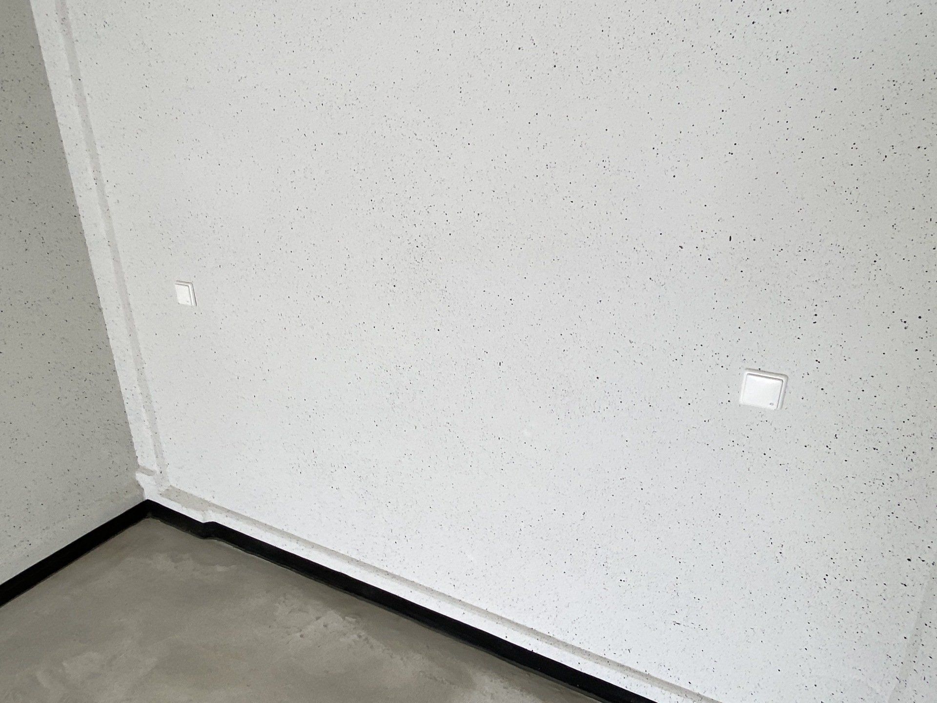 230 Volt stopcontacten in een garagebox bij Garagebox Hoogeveen