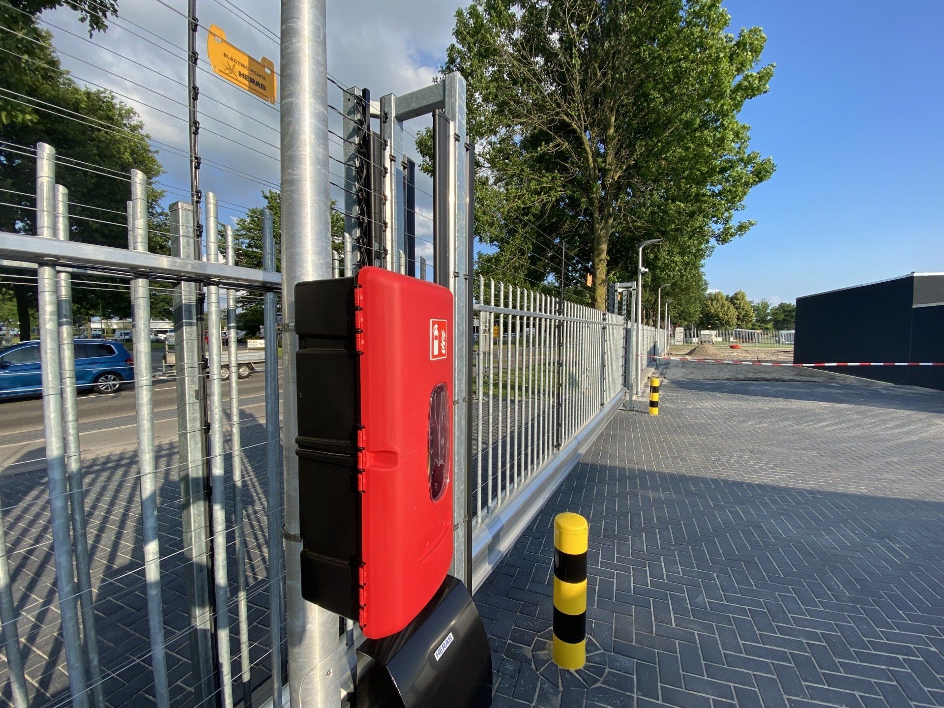 Brandblusser op terrein van Garagebox Hoogeveen