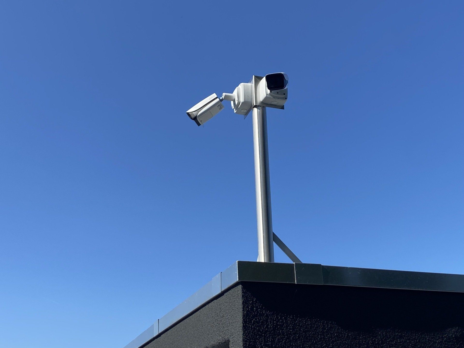 Beveiligingscamera voor 24/7 cameratoezicht bij Garagebox Hoogeveen
