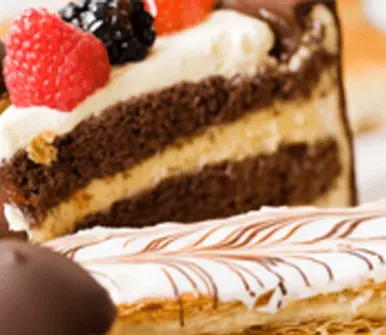 fetta di torta al cioccolato