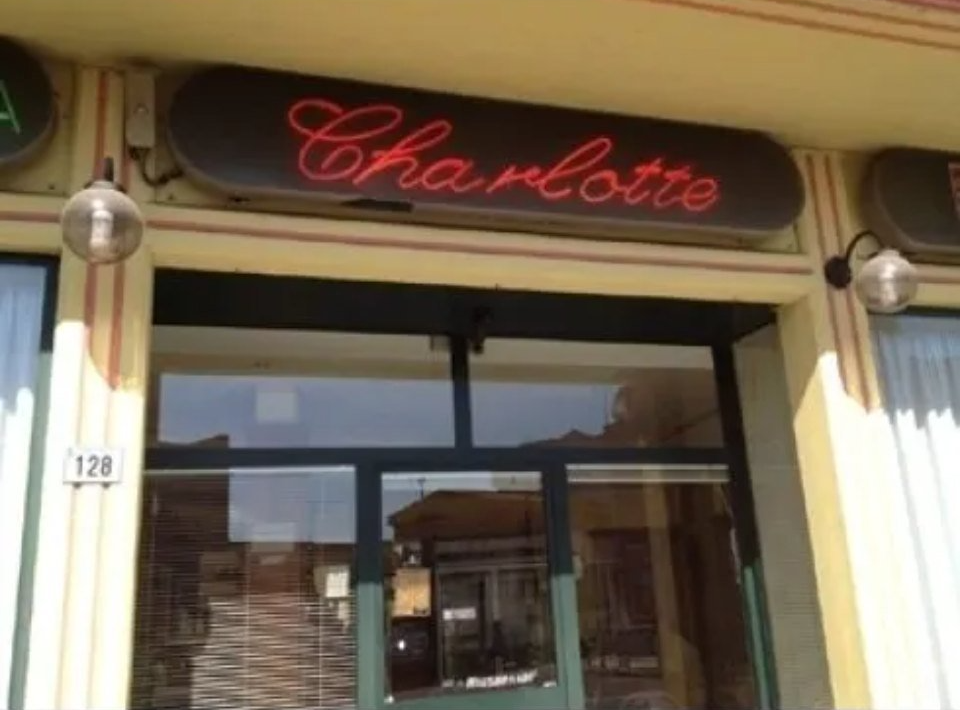 insegna della pasticceria