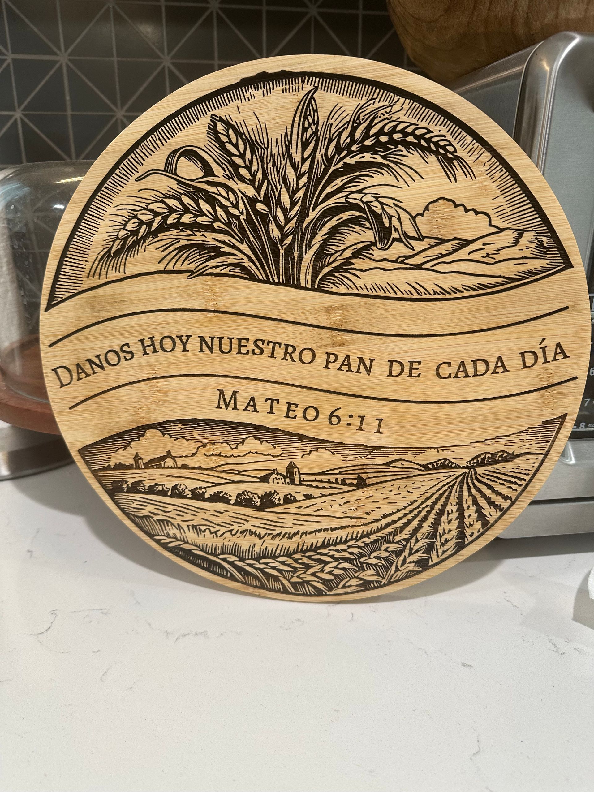 Natural Bamboo Round Cutting Board – “Danos hoy nuestro pan de cada día”