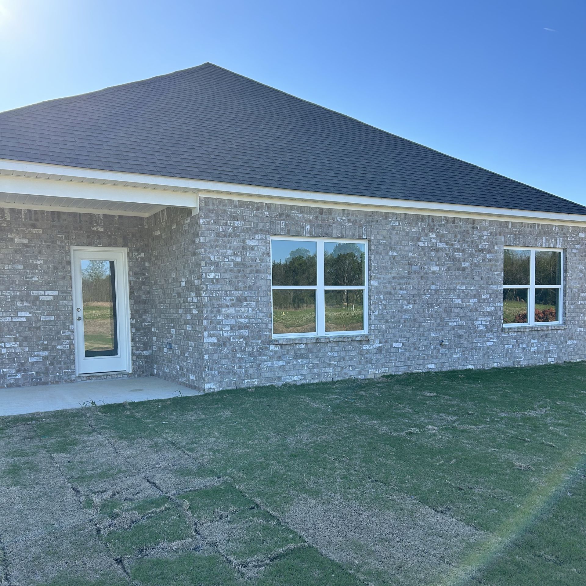 home window tinting - SPF Residential Tint stops the bright Sun transmitting heat through home windows restricting usable room space. Montgomery, AL