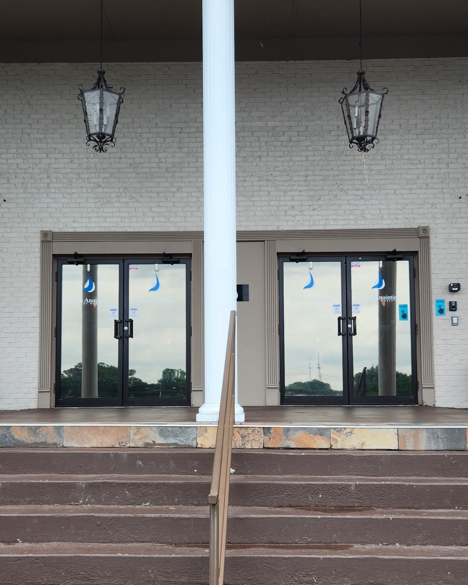 efficient window tint - Bright Sun Glare has been cut along with heat allowing the perfect church room space. Montgomery AL